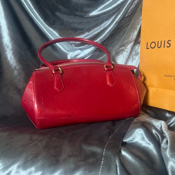 100% LOUIS VUITTON M91490 Monogram Vernis Sherwood Bag! Like new glossy purse! - Picture 2 of 7